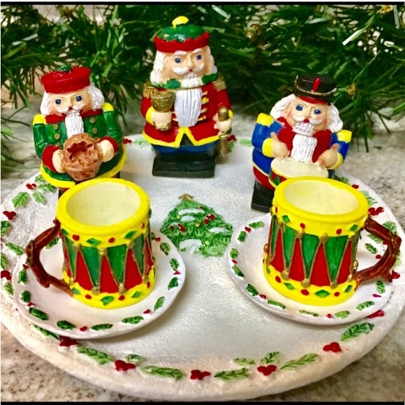 Vintage 80’s Miniature Resin Durable Toy Soldier Collector Tea set, Christmas. - Picture 4 of 9